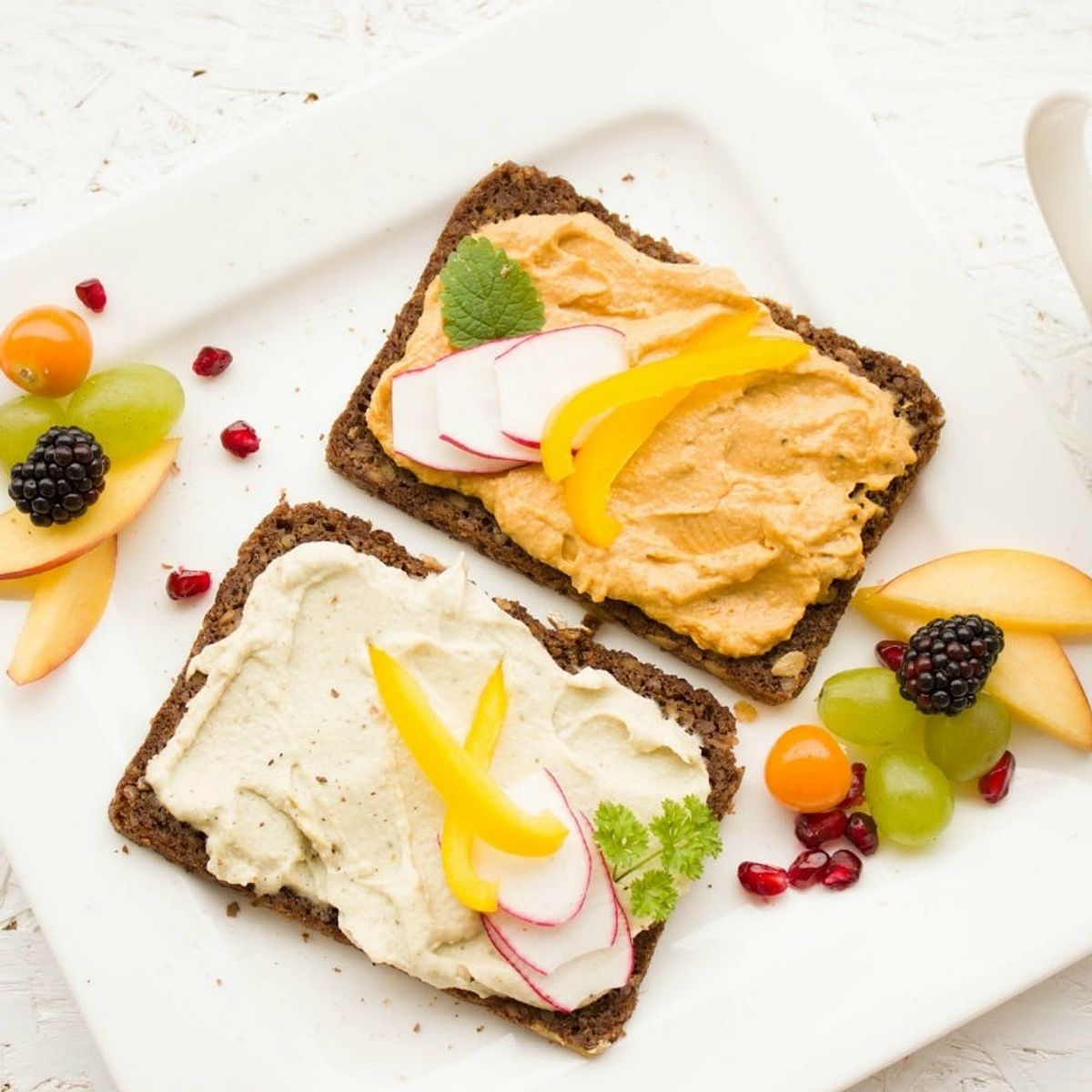 6 Vegetarian Bloggers to Follow That Bridge the Gap to Veganism