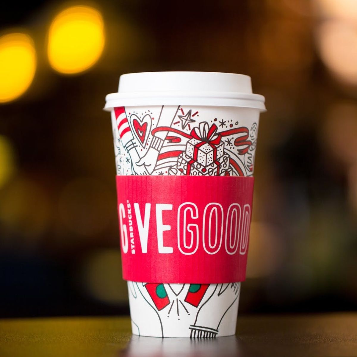Starbucks Is Handing Out FREE Holiday Drinks Starting This Week!