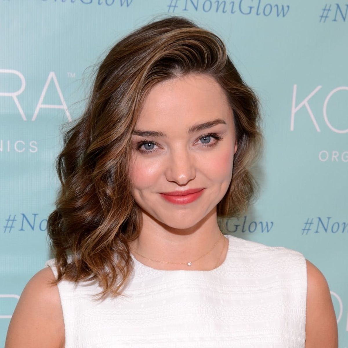 Miranda Kerr Can Pluck Her Eyebrows Without a Mirror