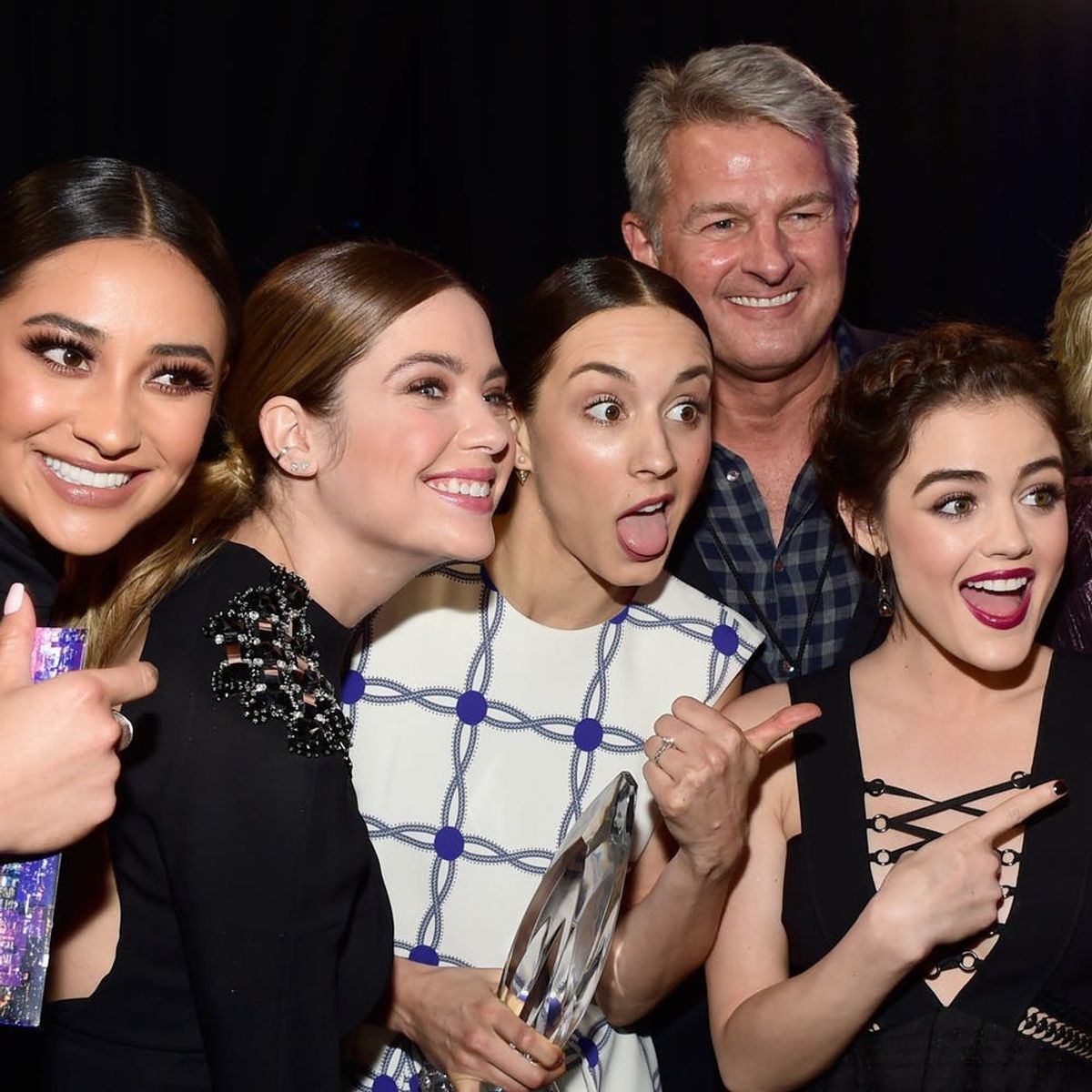 How “Pretty Little Liars” Stars Dealt With Hickeys for the Show