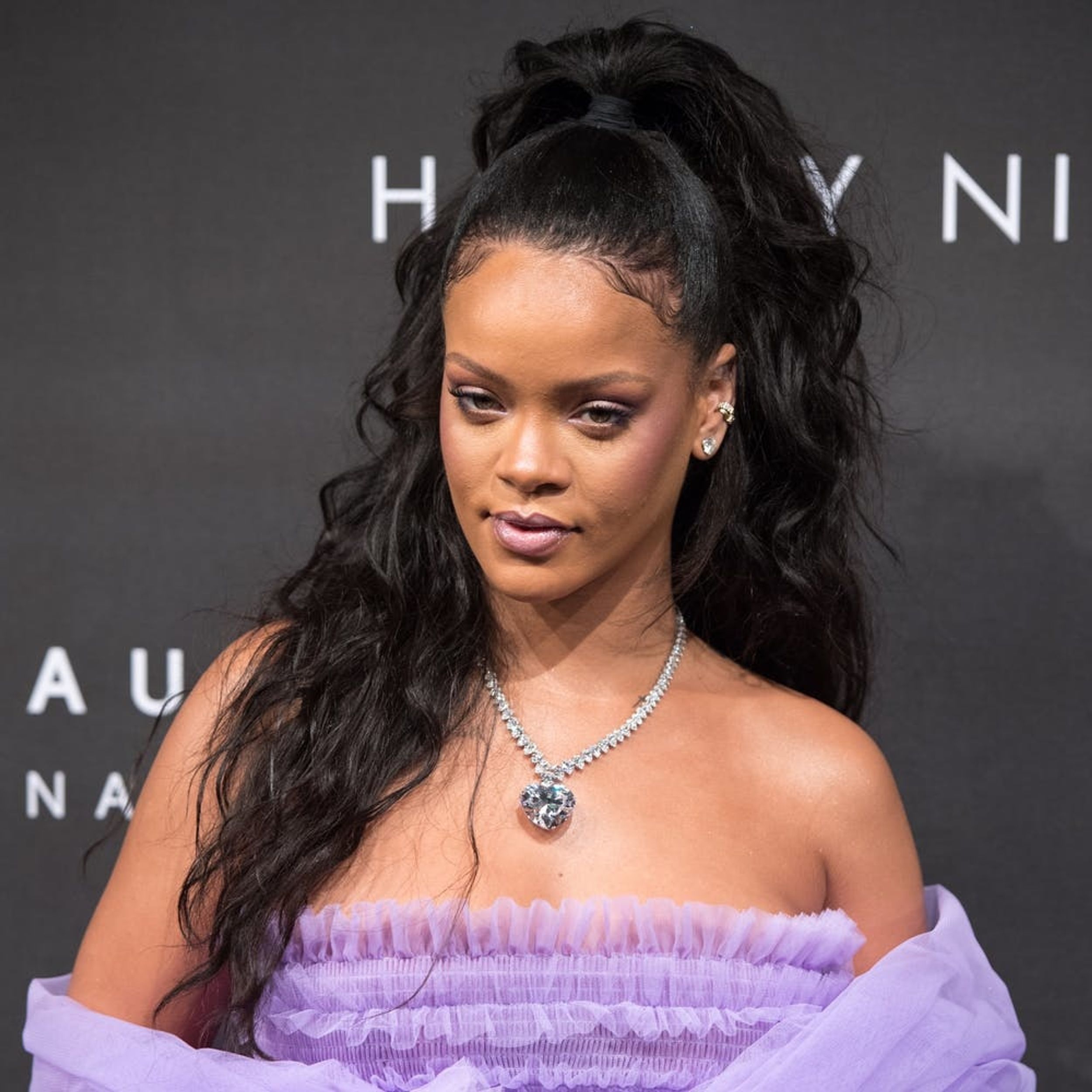 Some People Are Freaking Out After Learning Rihanna’s Last Name Is Fenty