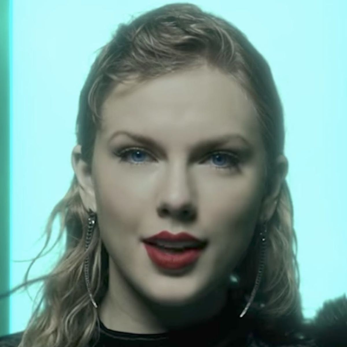 A Closer Look at Every Element of Taylor Swift’s New Look