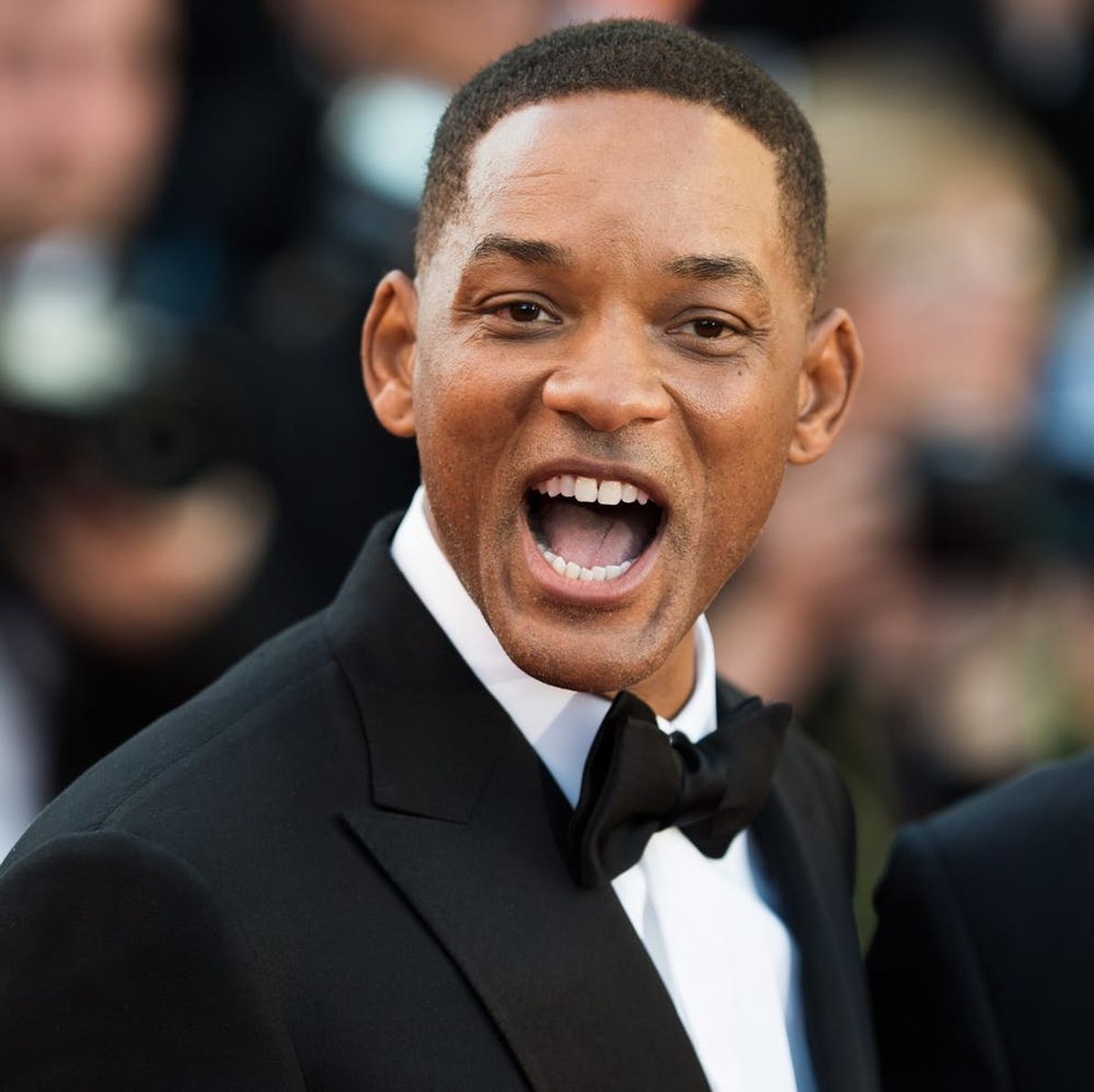 See the First Photo of the “Aladdin” Cast on Set, Courtesy of Will Smith