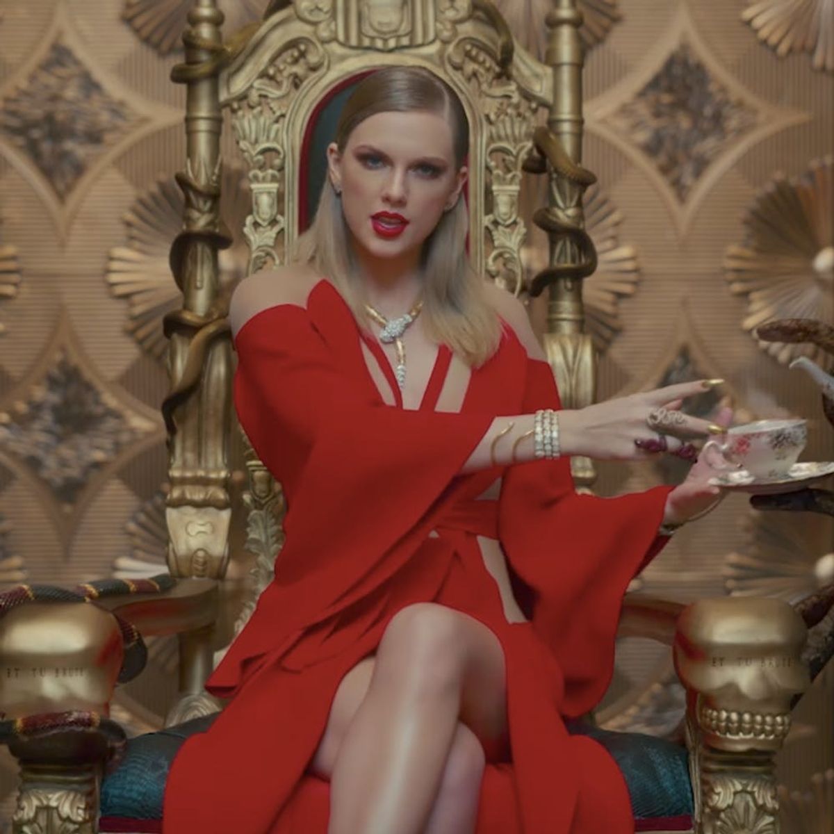 Taylor Swift Just Knocked Her Own Song Out of the Top Spot on iTunes