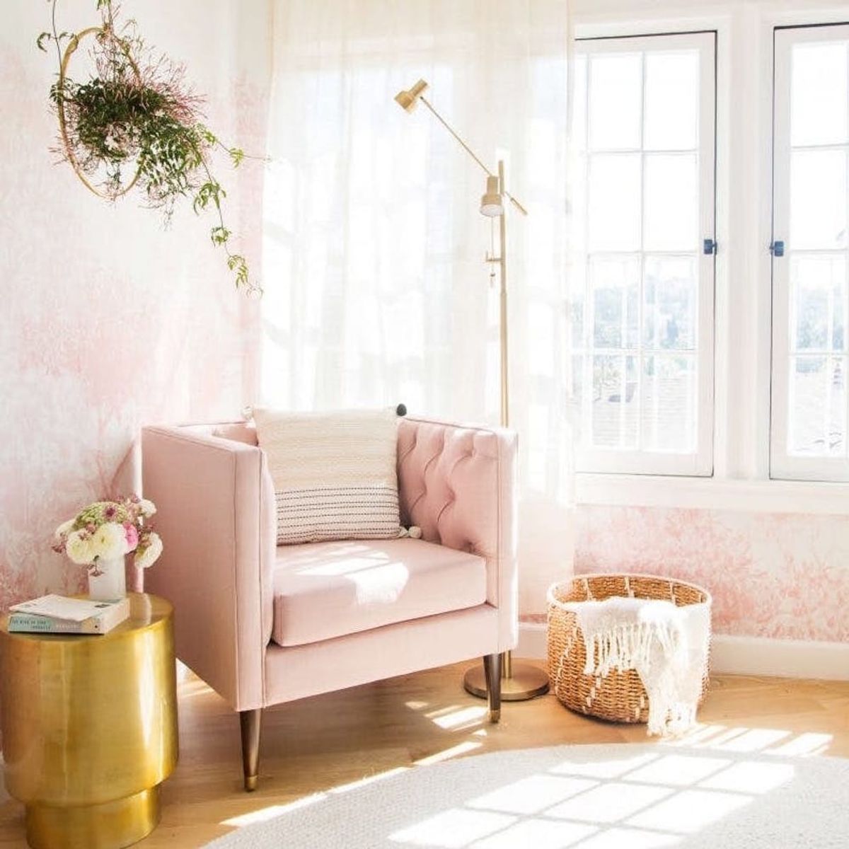 8 Clever Ways to Decorate That Empty Corner in Your Home