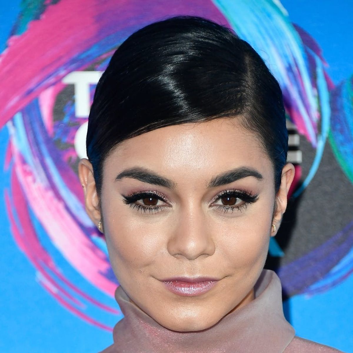 *This* Is the Super Chic Hairstyle That Took Over the 2017 Teen Choice Awards