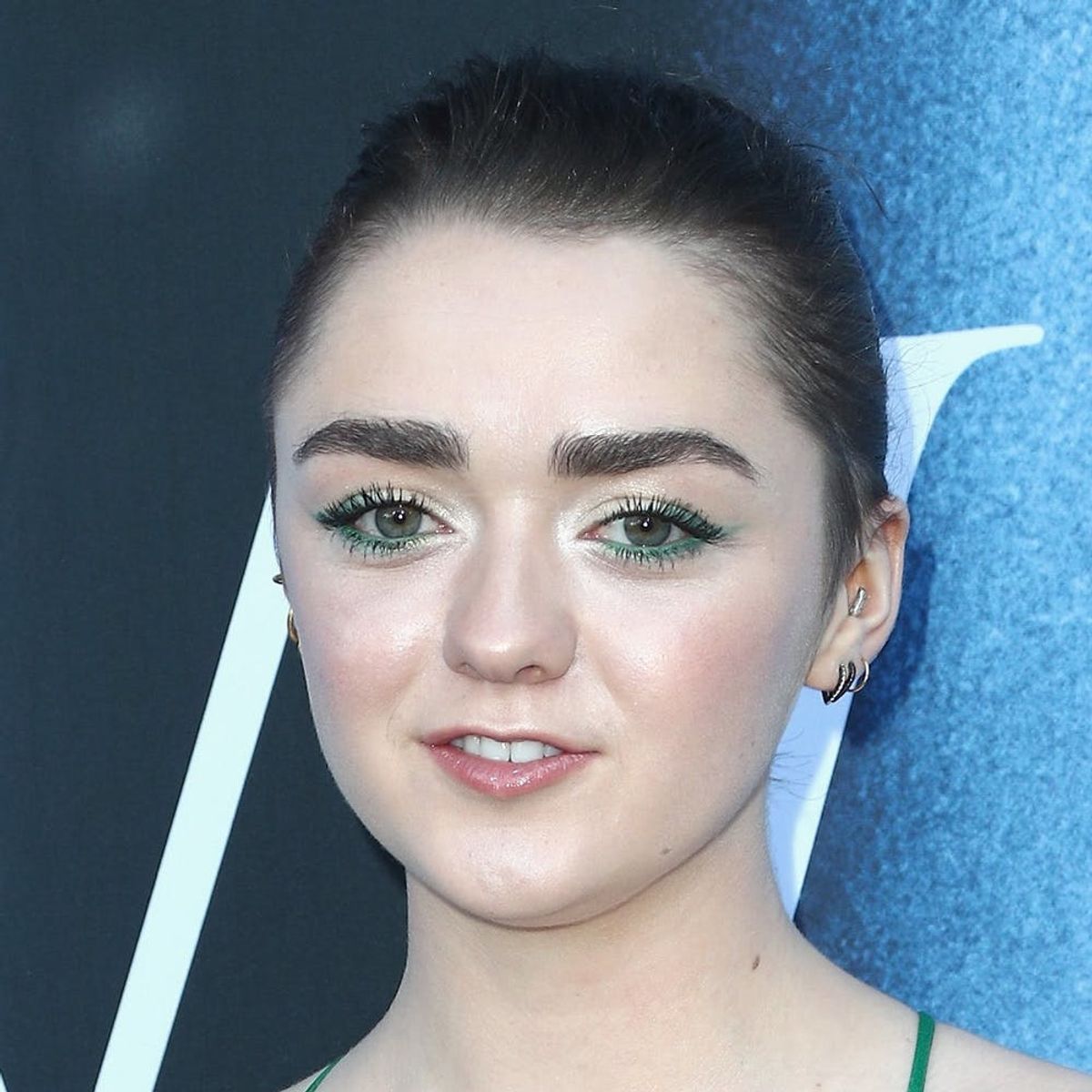 Maisie Williams Looks Just Like an Emoji and We’re Freaking Out