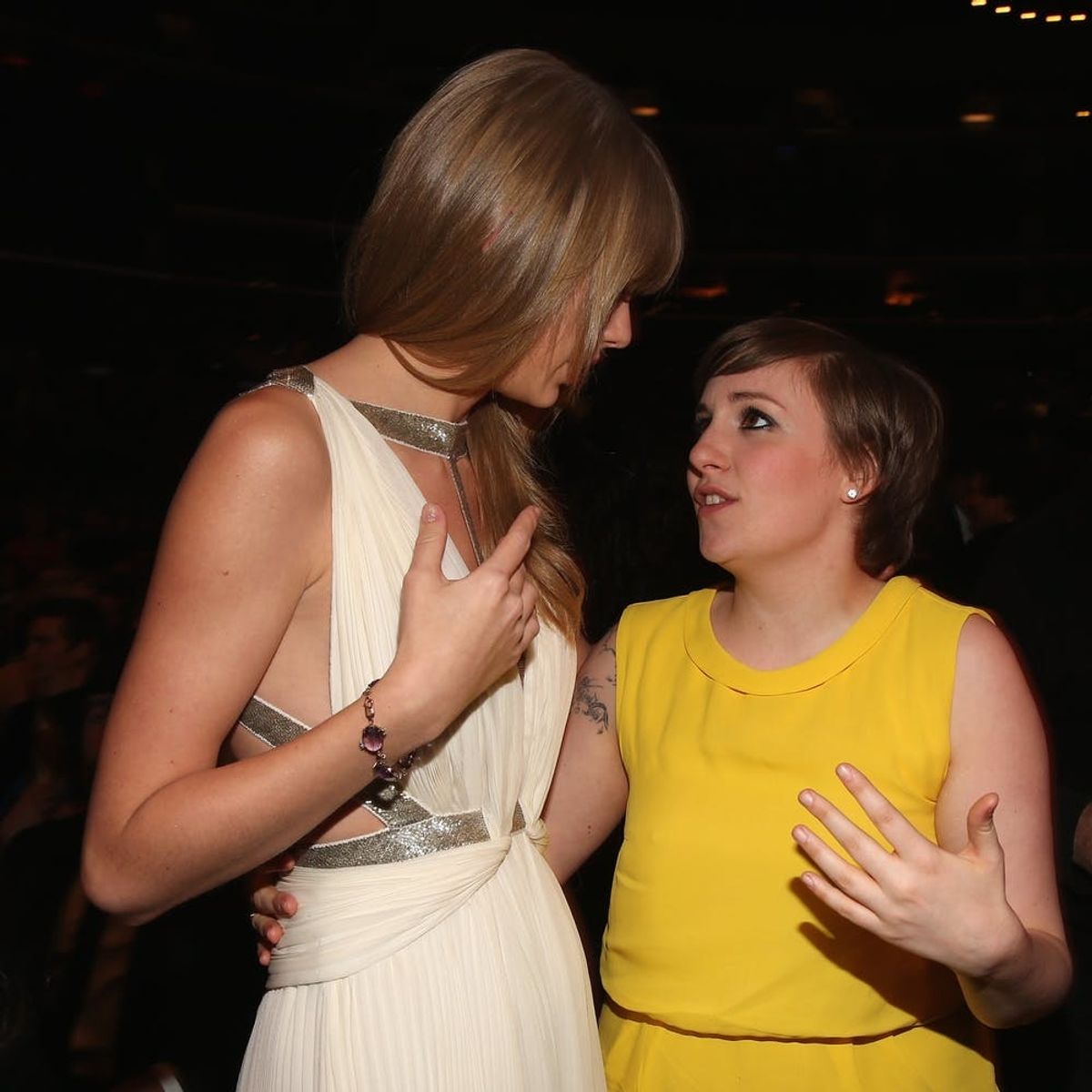 Morning Buzz: Lena Dunham Praises Taylor Swift for Her “Fierce” Testimony in Court + More