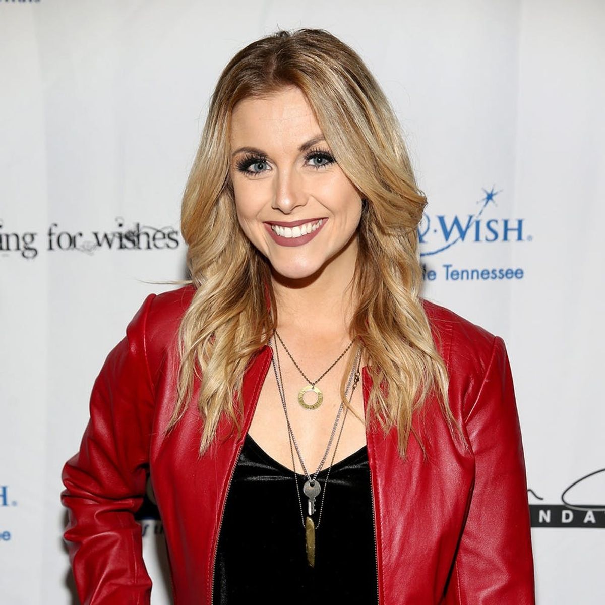Meet Lindsay Ell, the Guitar-Playing Gal Taking Over Country Music