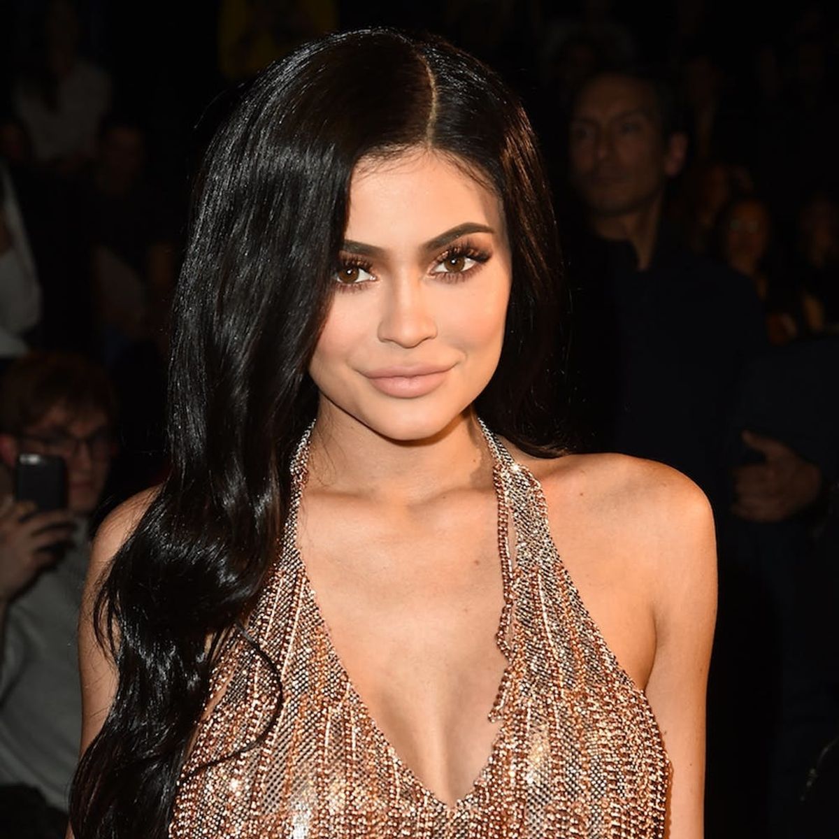 Morning Buzz! Kylie Jenner’s Family and BF Threw Her the Cutest Surprise 20th Birthday Party + More