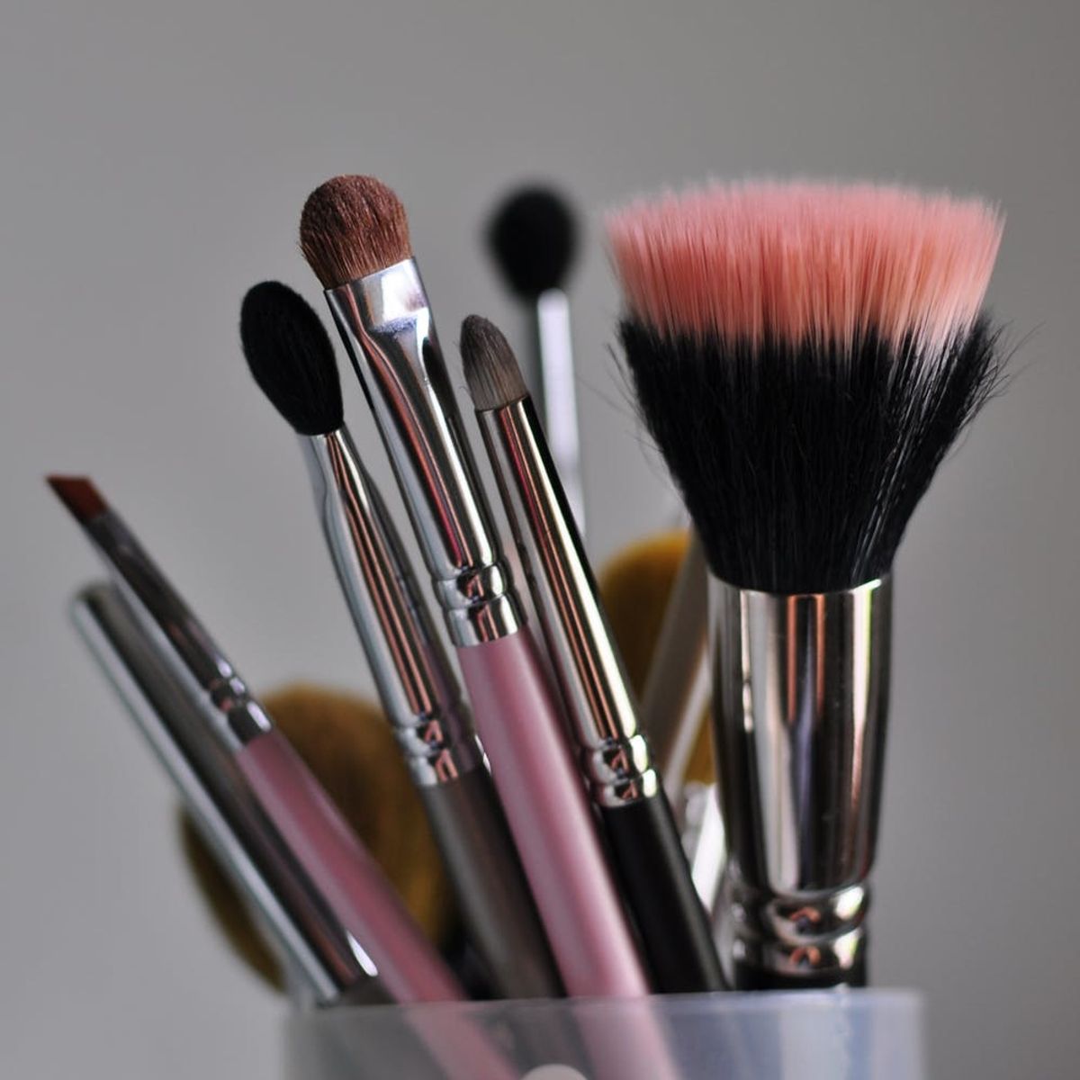 This Woman’s Trip to the Emergency Room Will Convince You to Clean Your Makeup Brushes