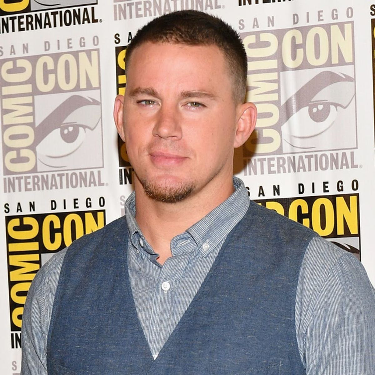 Channing Tatum Wearing a Tie Painted by His Daughter Will Make You Swoon