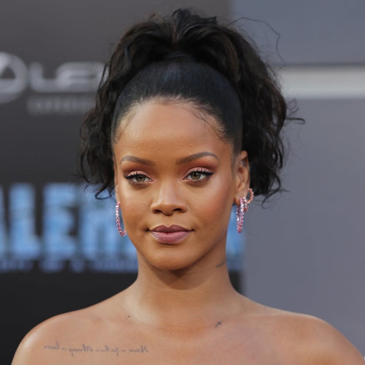 The Best Twitter Reactions to Rihanna’s Over-the-Top Valerian Premiere Gown