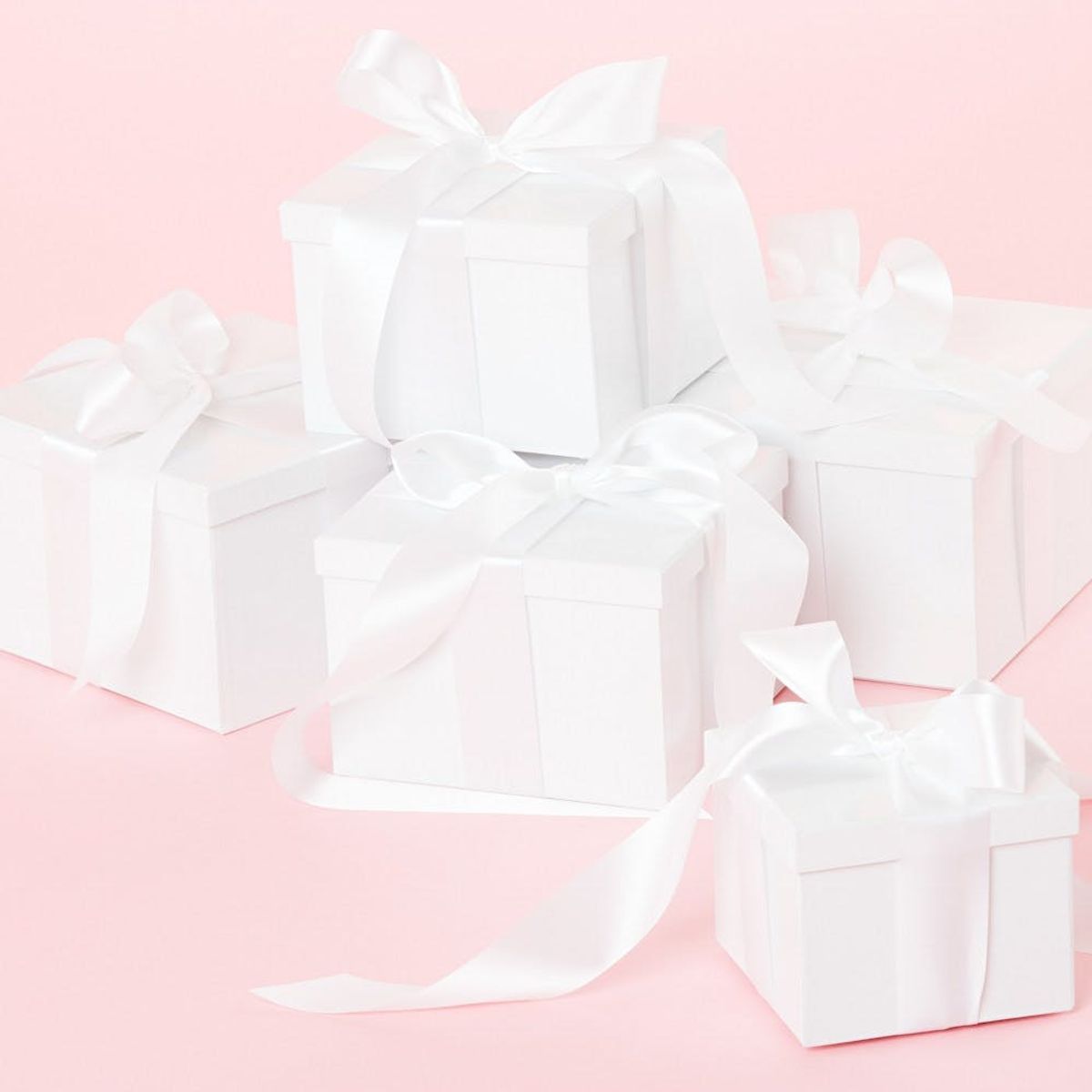 Experts Say This Is How Much Cash You Should Give As a Wedding Gift