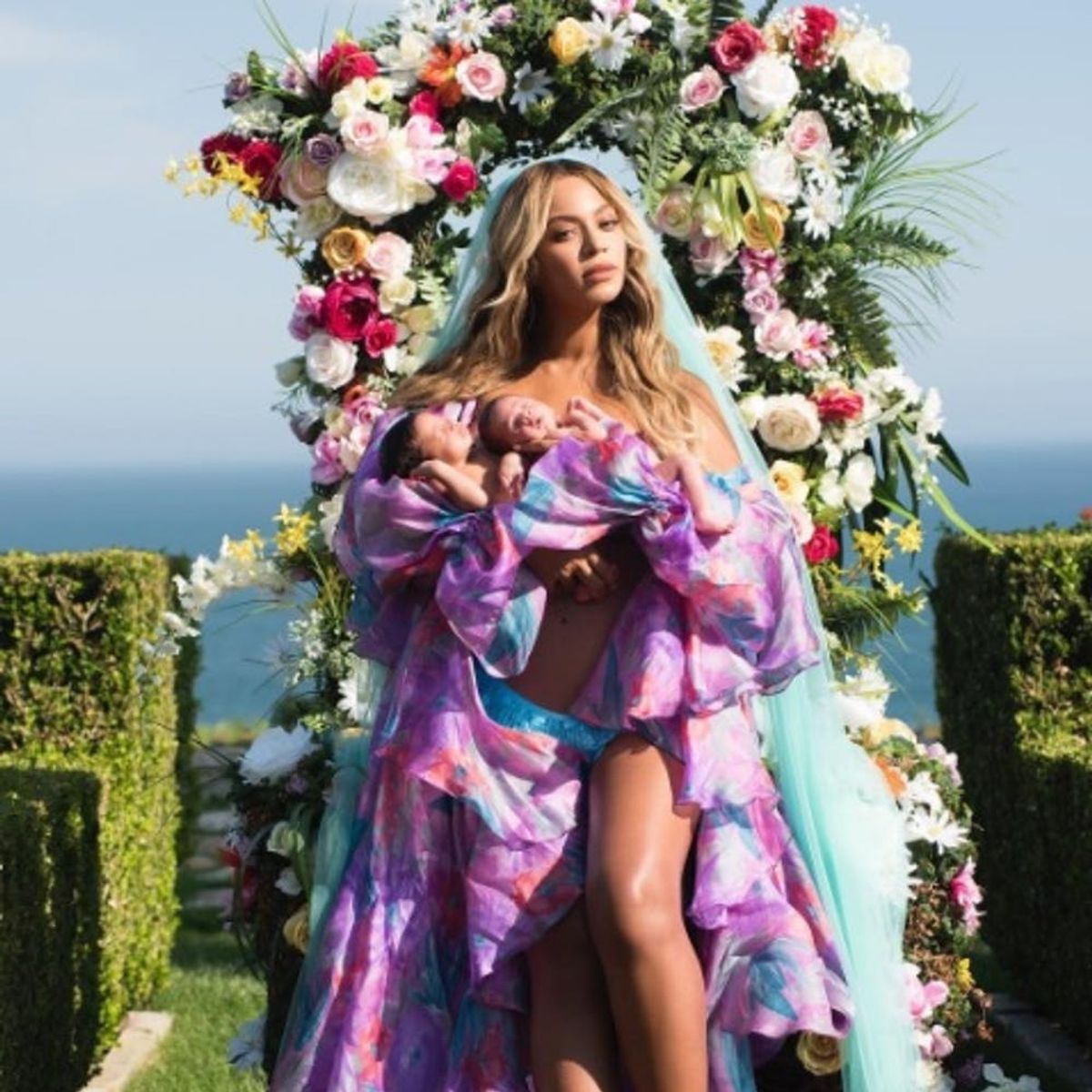 Beyoncé’s Pic With Rumi and Sir Carter Mirrors Her Pregnancy Reveal in a Lot of Ways
