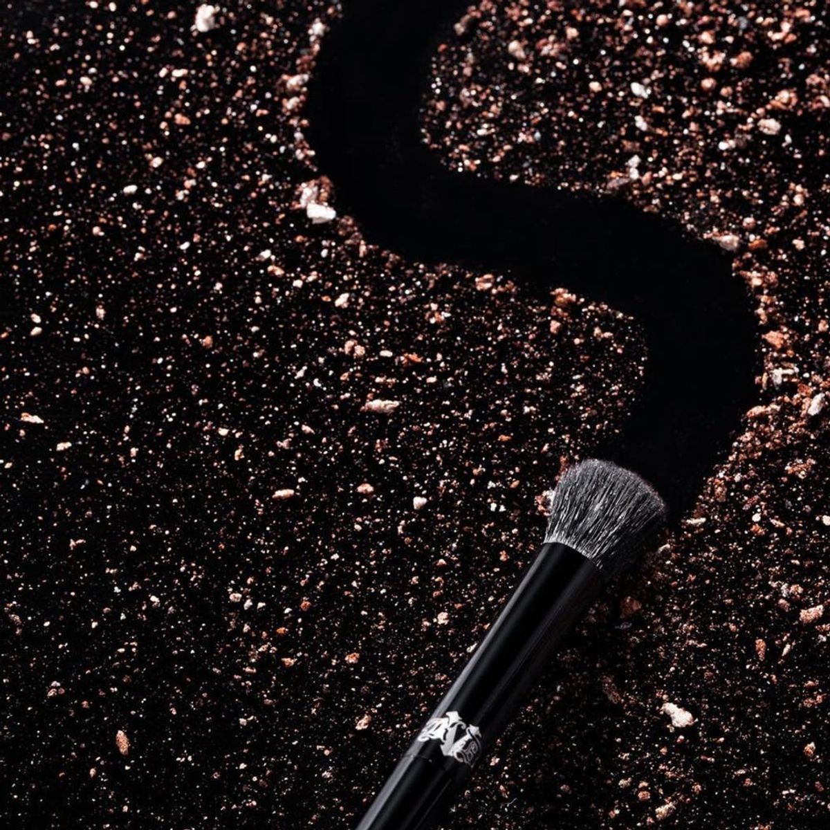 This New Kat Von D Eyeshadow Brush Was Made to Stop Glitter Fallout