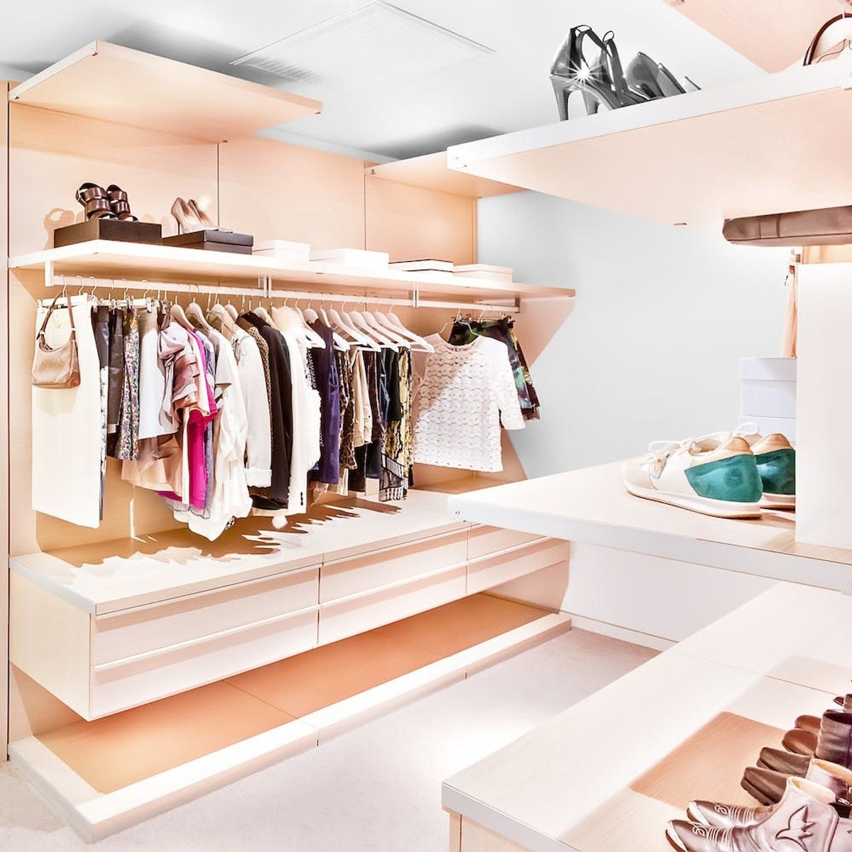 6 Expert Tips on How to Create Your Dream Closet