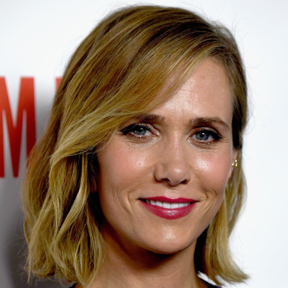 Kristen Wiig Is Doing the Impossible and Pulling Off a Bowl Cut