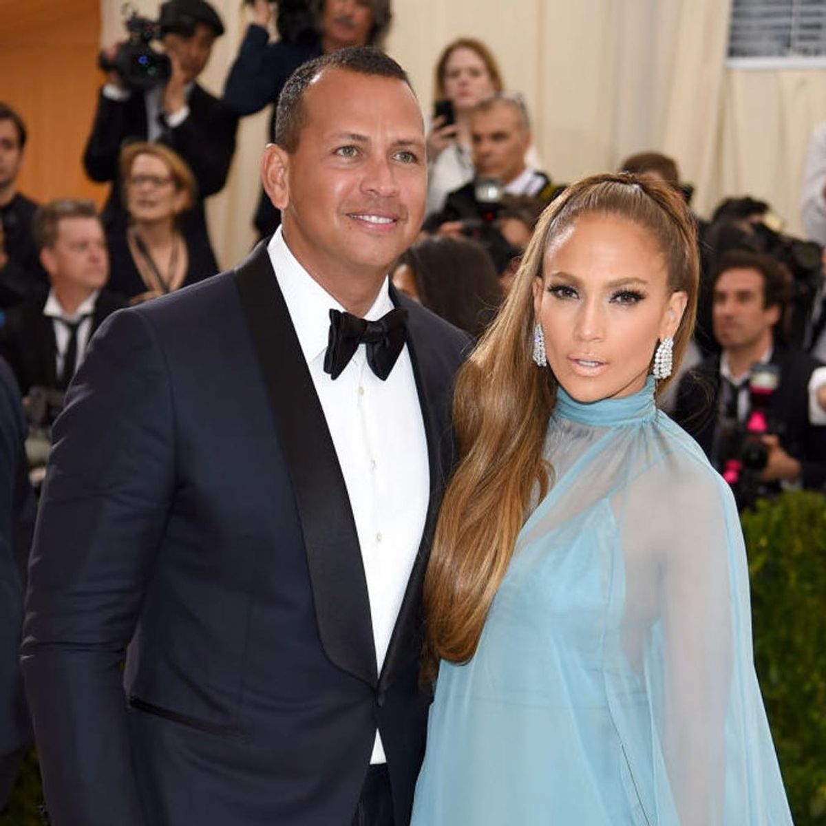 Even Jennifer Lopez Can’t Resist a Bathroom Selfie (and A-Rod Approves)