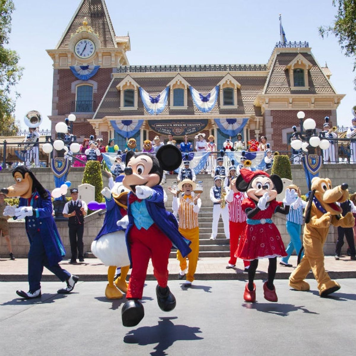 16 Money-Saving Hacks That Will Make Your Next Disneyland Trip Even More Magical