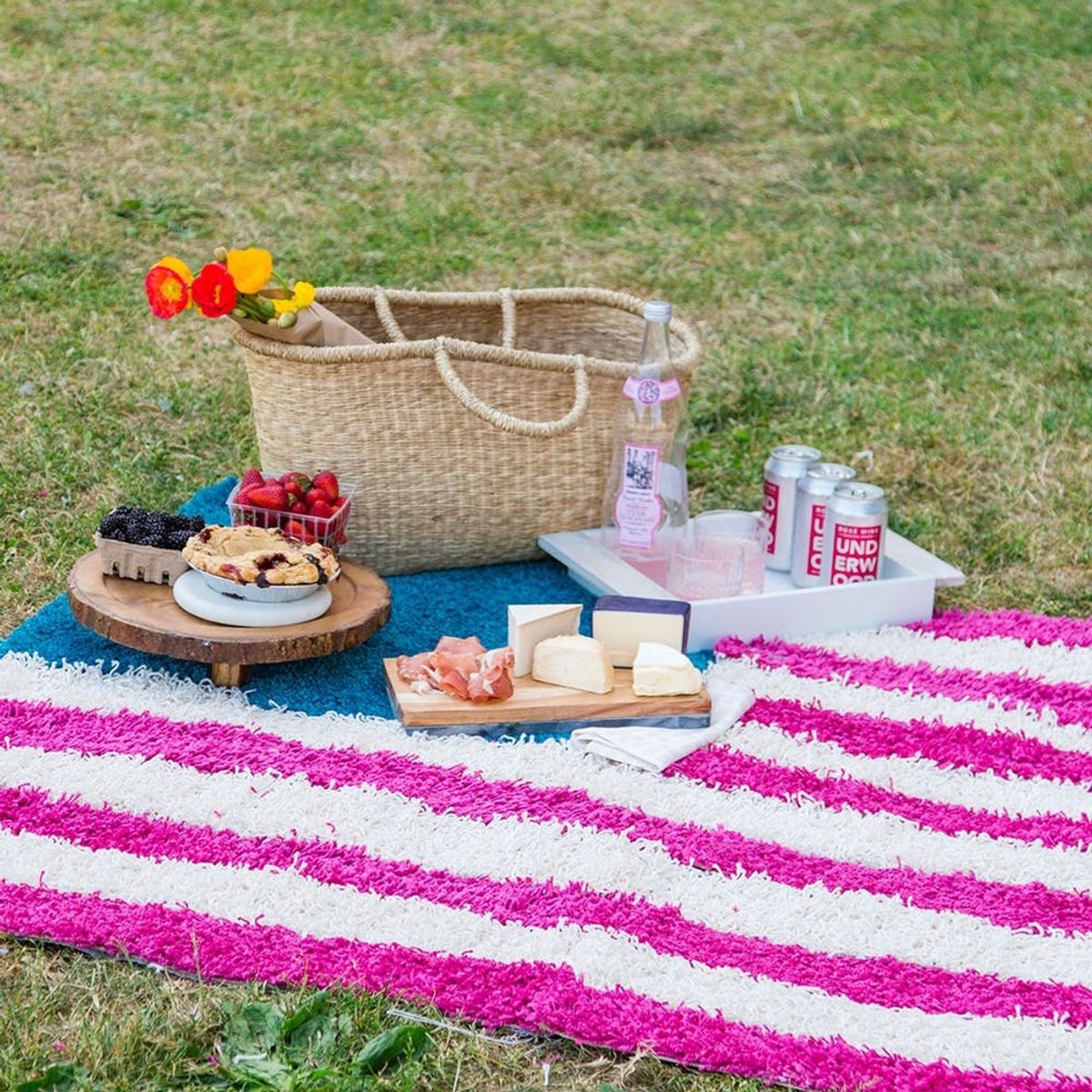 Take Your Memorial Day Picnic to a Whole New Level With This Flag Rug