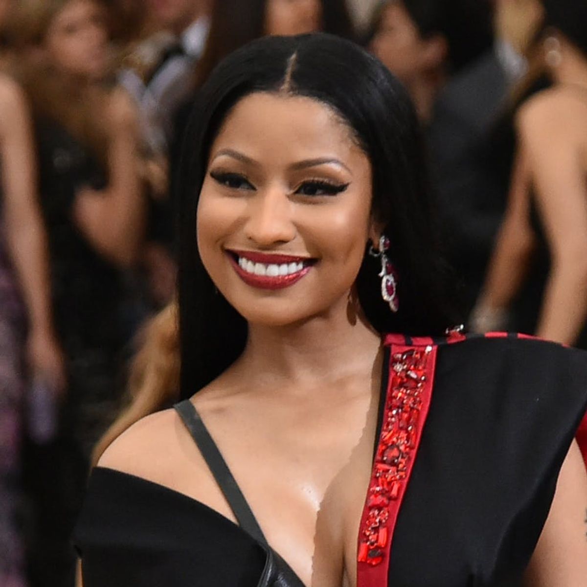 Nicki Minaj Just Pulled the Most Generous Internet Thread of All Time