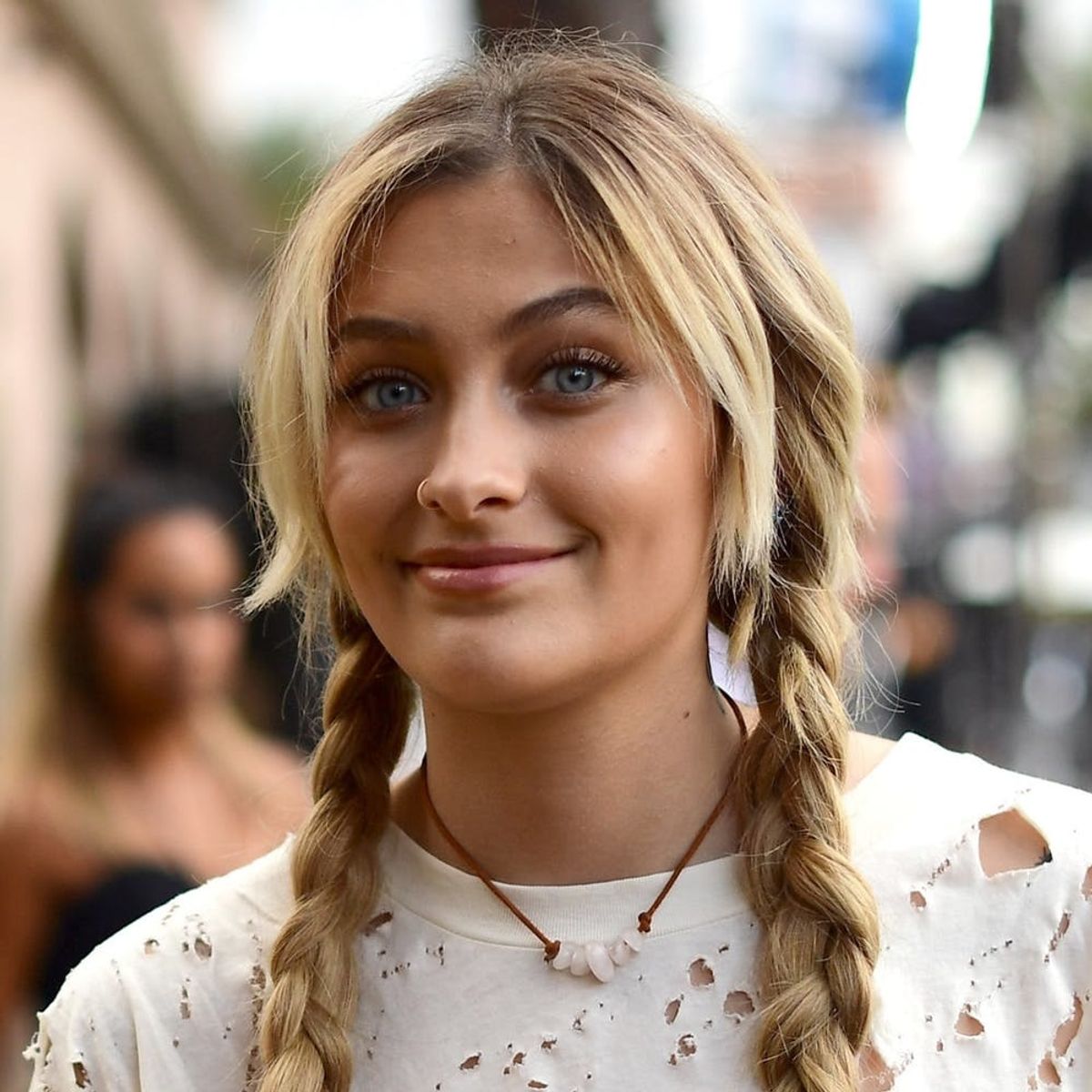 Paris Jackson’s Michelle Obama Tee May Be the Most Chill Look to Ever Walk the Red Carpet