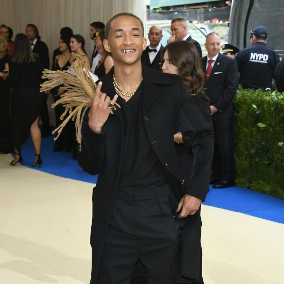 Morning Buzz! The Real Reason Jaden Smith Brought a Handful of Hair to the Met Gala + More!