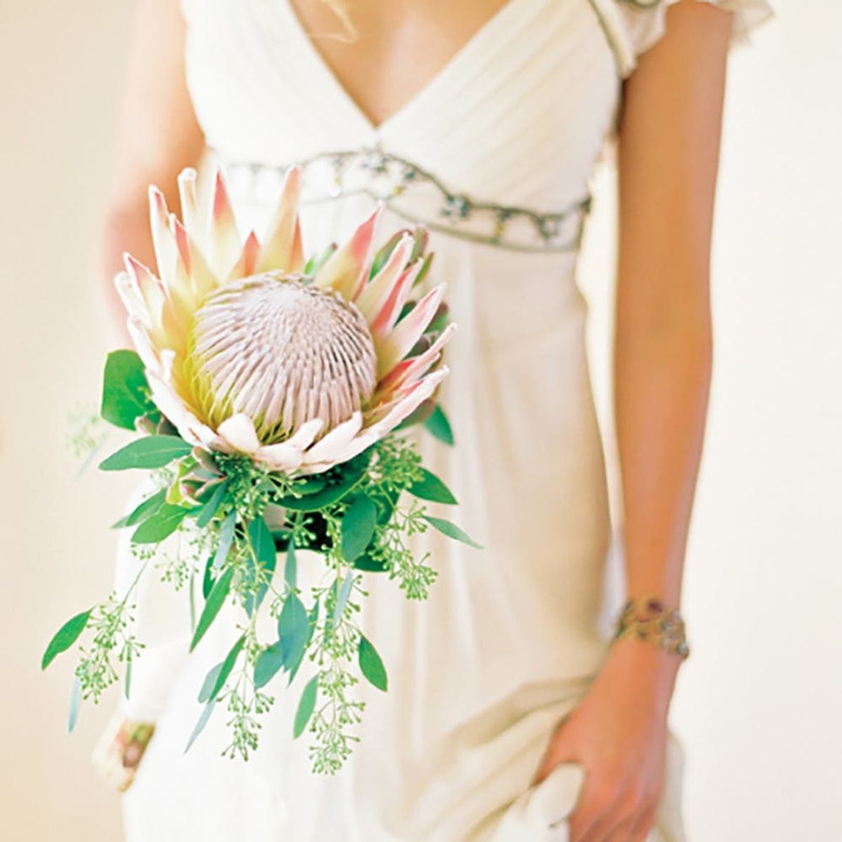 12 Single-Stem “Bouquets” for the Minimalist Bride