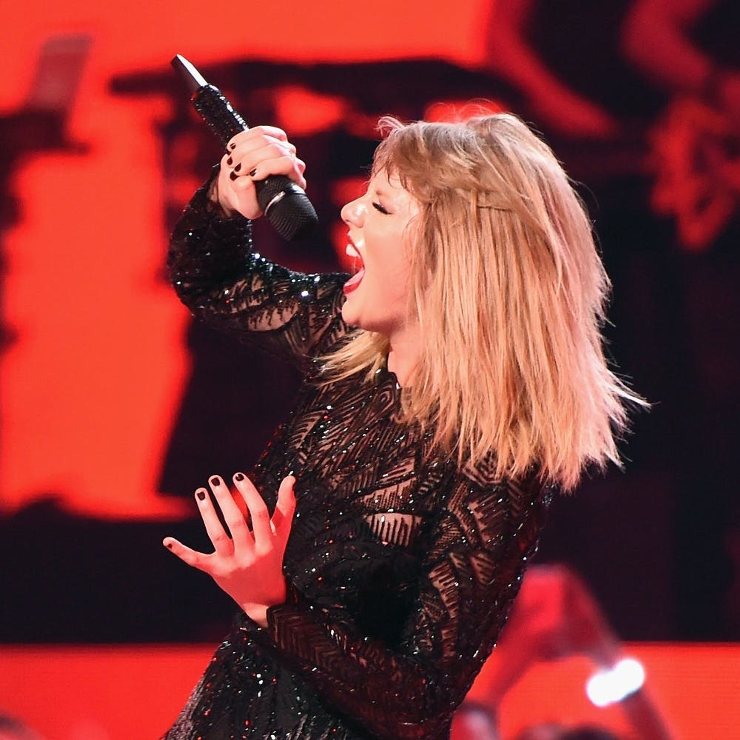 Why Taylor Swift’s Upcoming Album Might Be a Return to Country