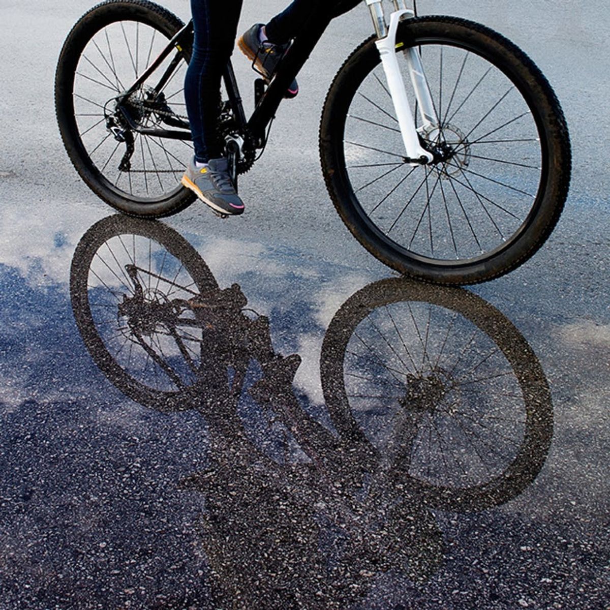 Boncho, the Kickstarter Bike Poncho Makes Riding in the Rain Not Suck