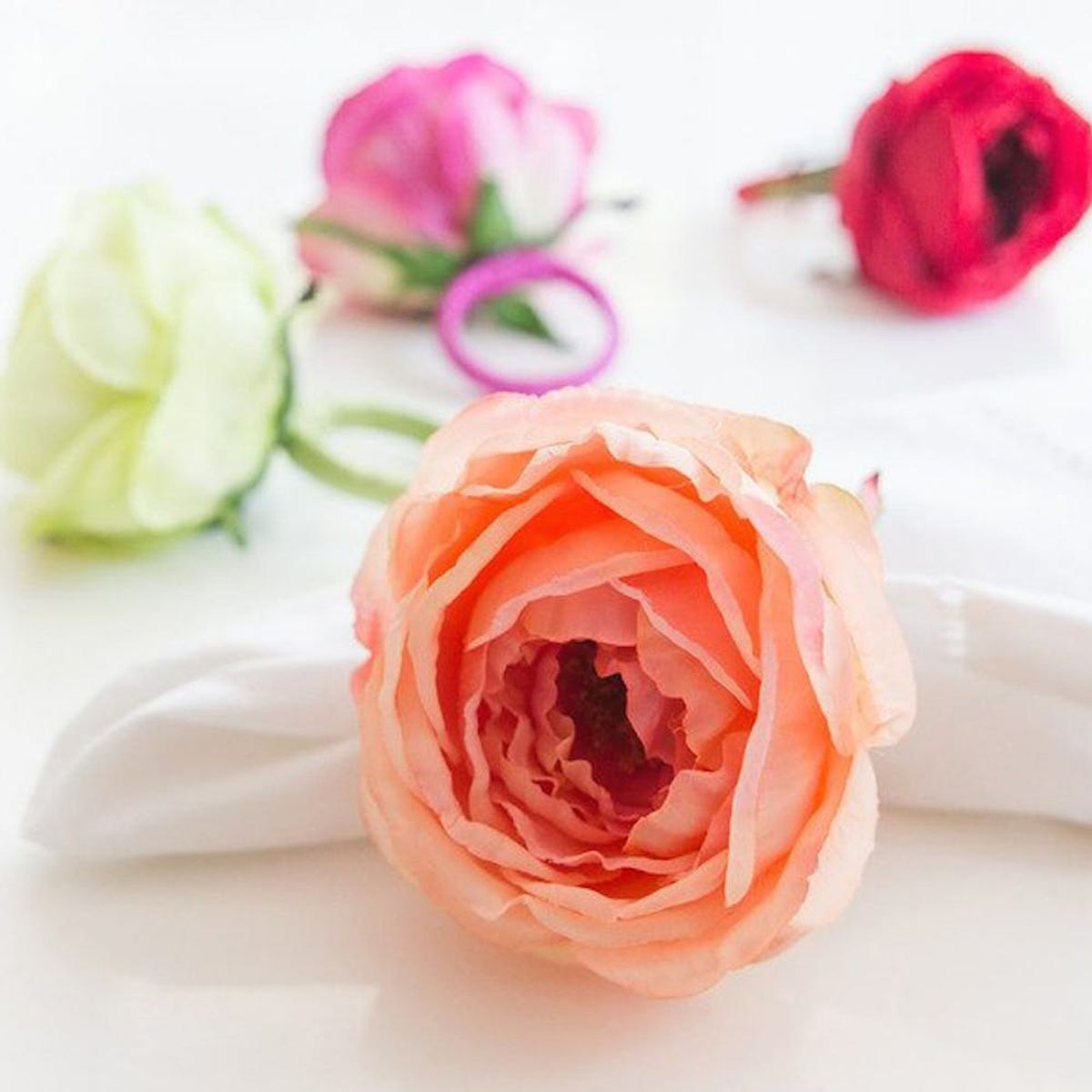 This Napkin Ring DIY Adds a Floral Touch to Spring Parties
