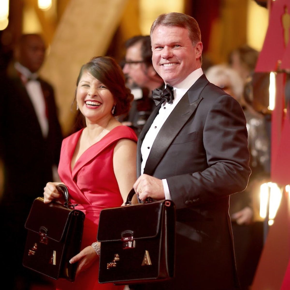Morning Buzz! Here’s What Will Happen to the People Who Caused the Oscars Mix-Up + More