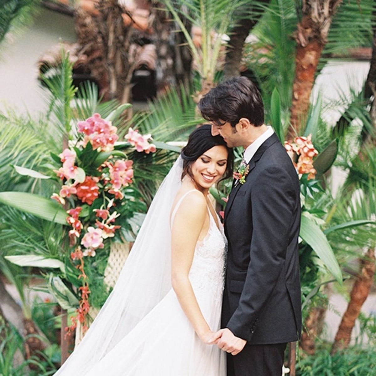 This Tropical Wedding Shoot Is Pure Destination Inspo