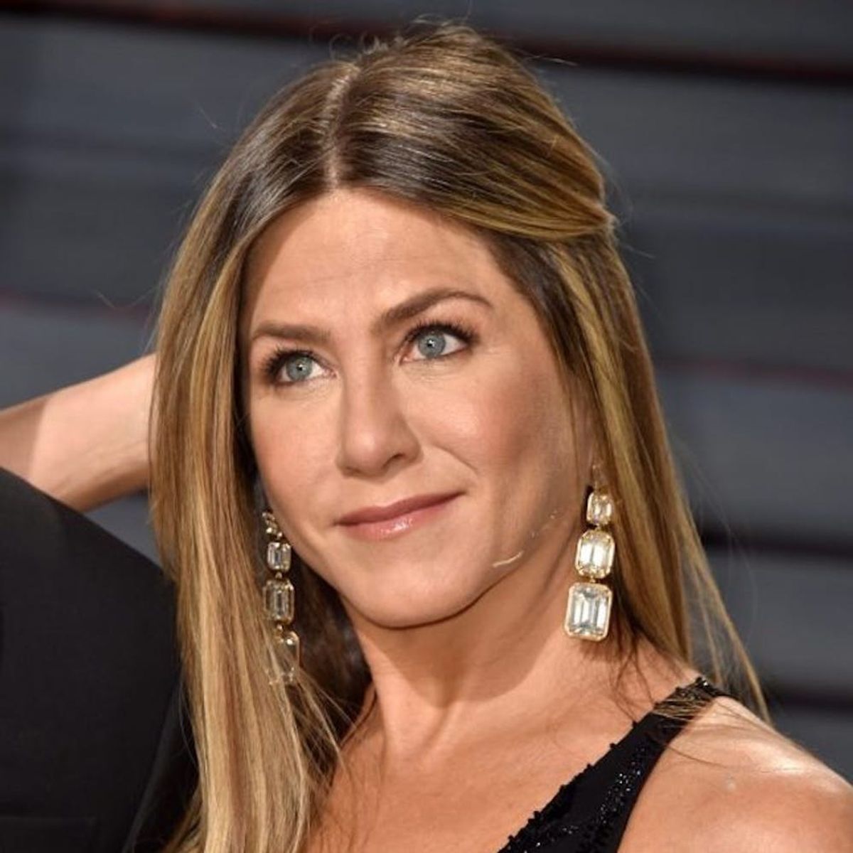 Every Detail on Jennifer Aniston’s  Natural Makeup at the Oscars 2017