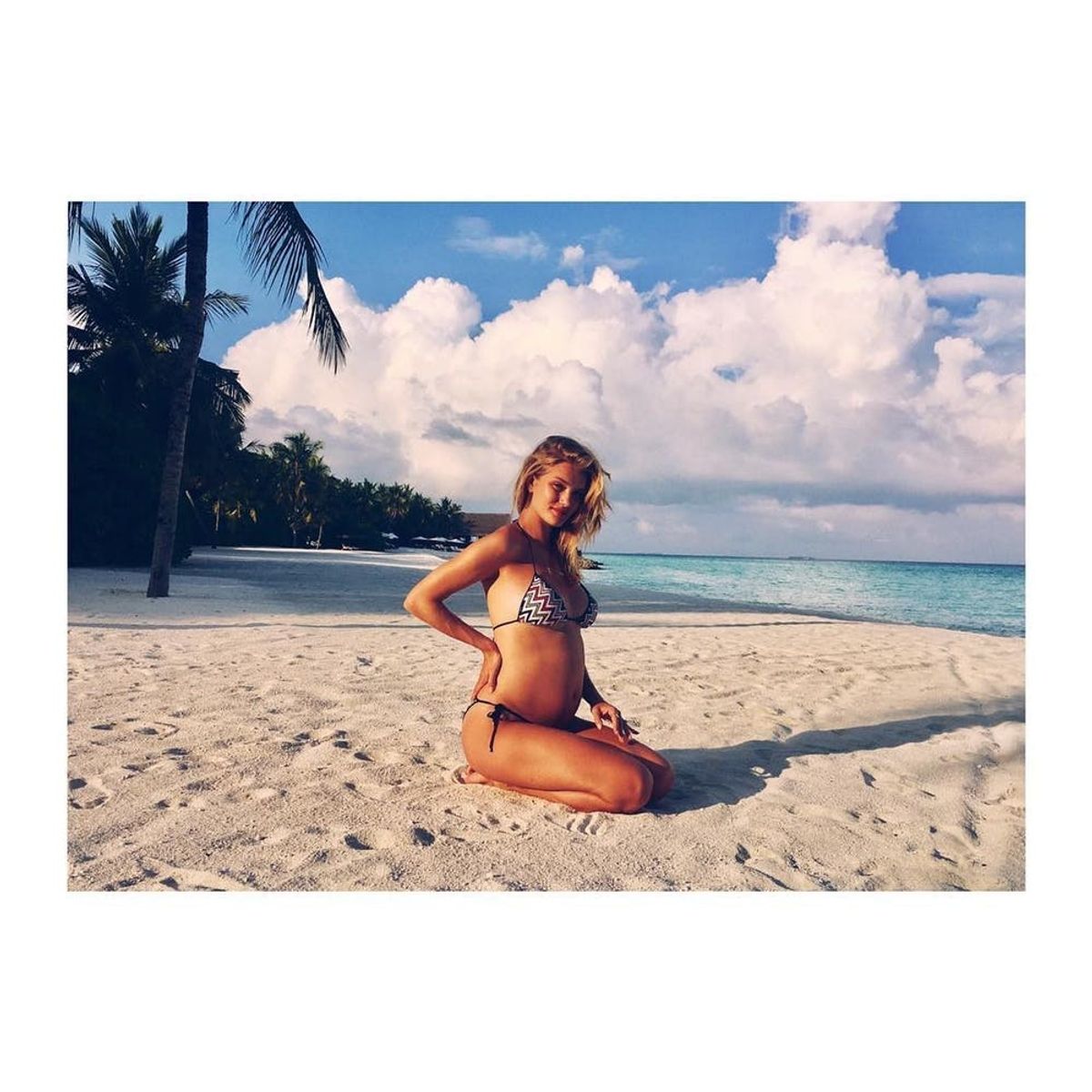 Surprise! Model Rosie Huntington-Whiteley Just Announced Her Pregnancy on Instagram