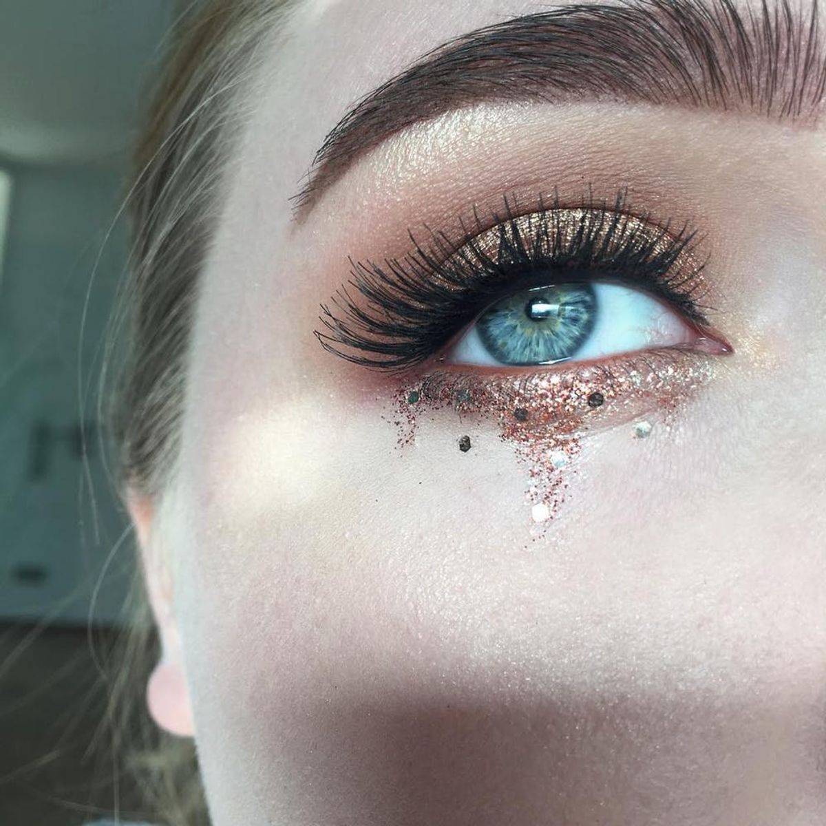 This Is the Most Glamorous Way to Hide Under-Eye Circles We’ve Ever Seen