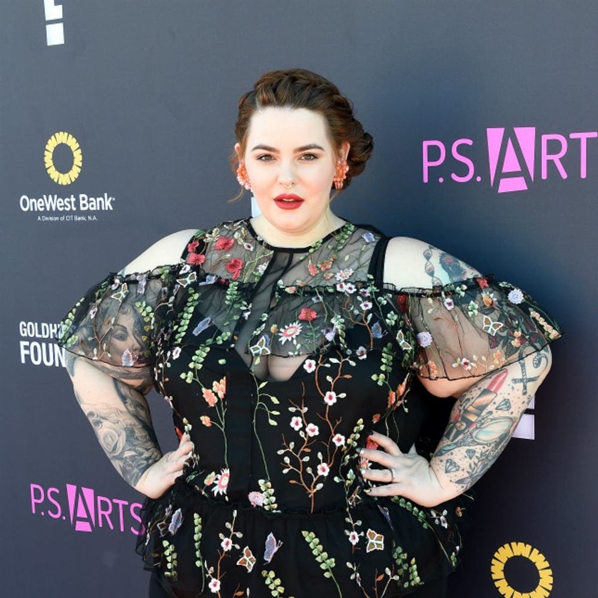 Tess Holliday Breastfeeding at the Women’s March Is Giving Us Life