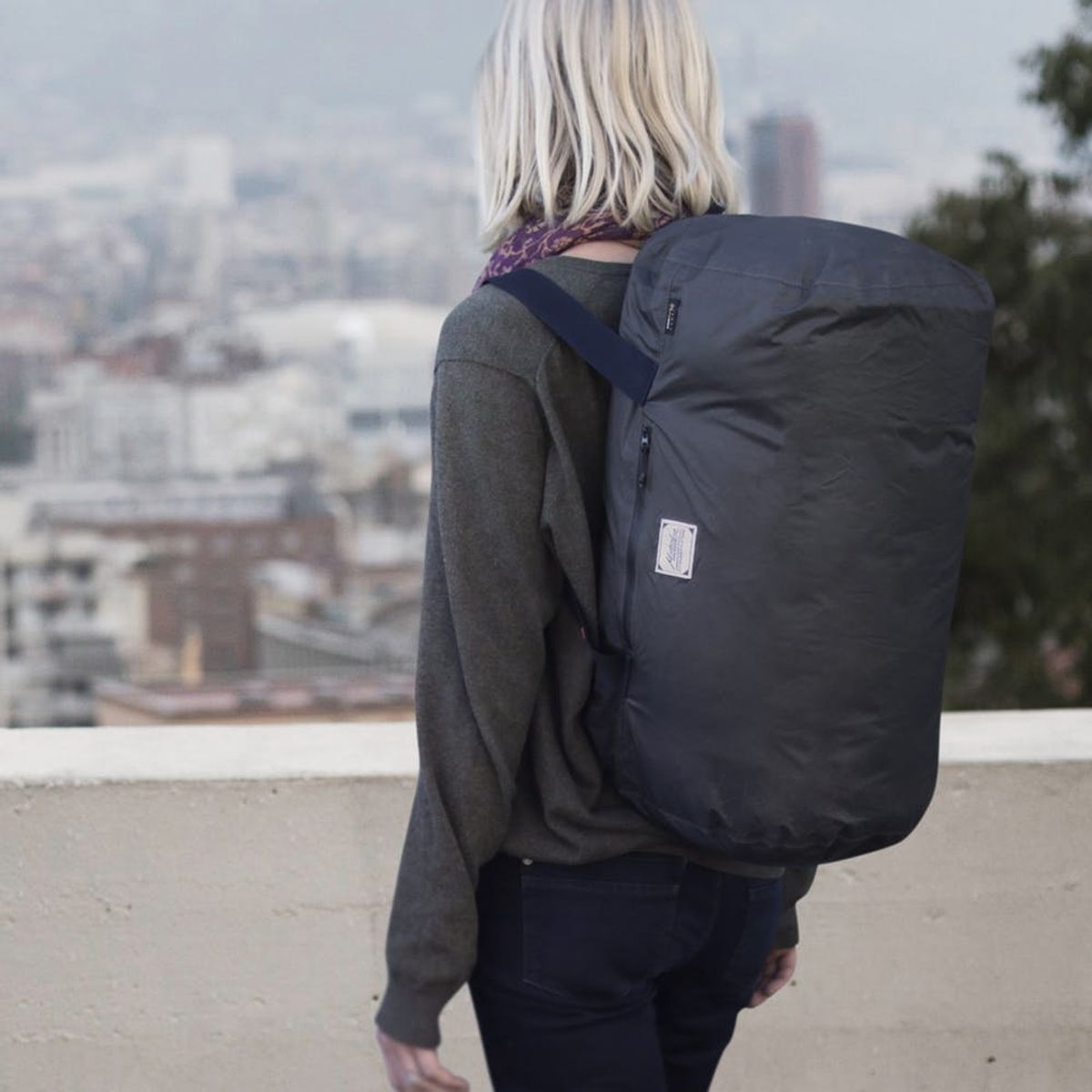 6 Things Every Minimalist Traveler Needs in Their Bag