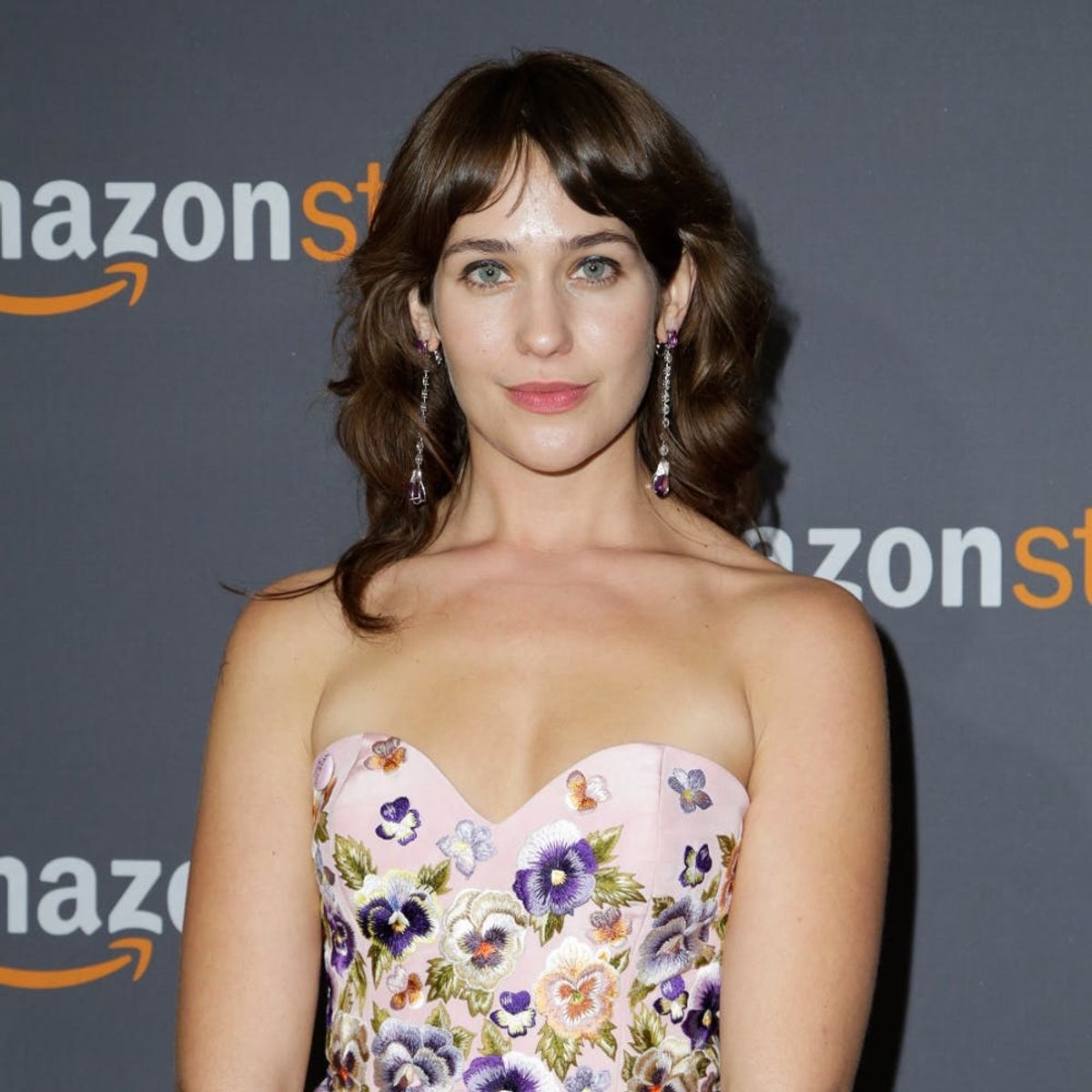 Lola Kirke Responds to the Hate She Got for Having Hairy Armpits at the Golden Globes