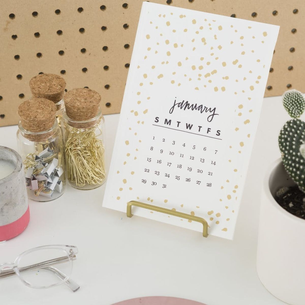 Download This Free Printable 2017 Desk Calendar for Your Workspace