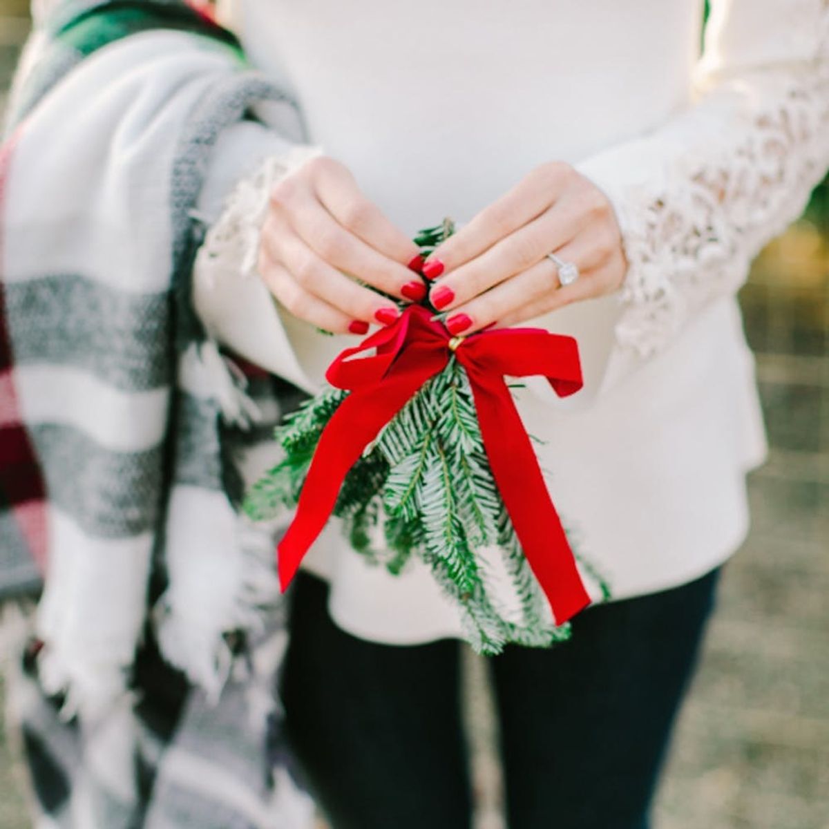 The Cutest Winter + Holiday Engagement Announcement Ideas