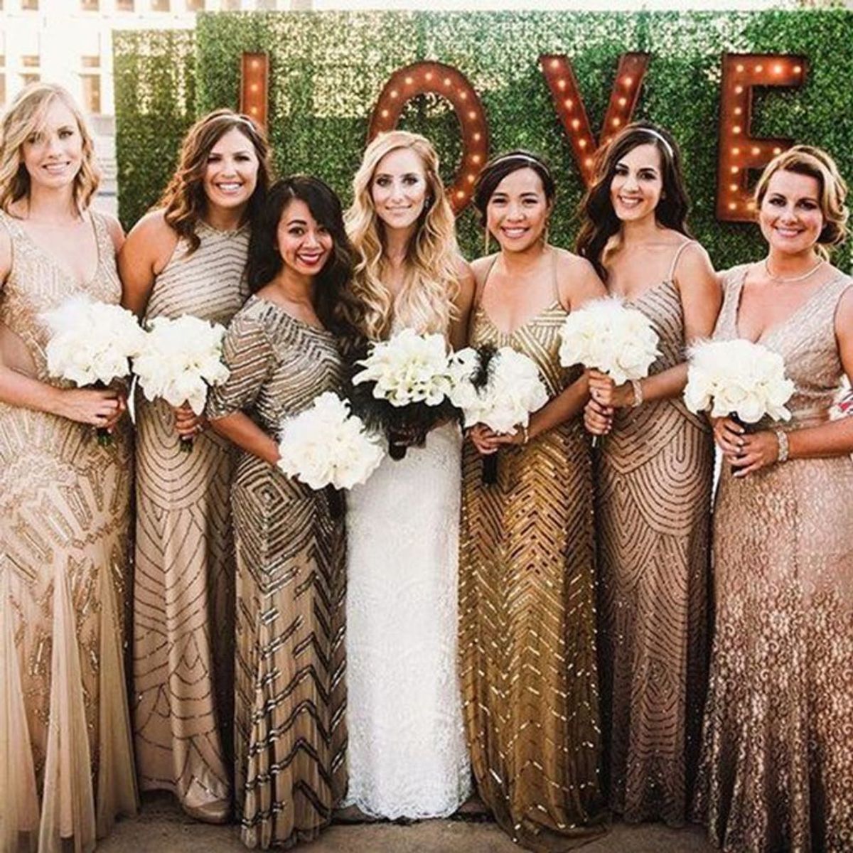 20 Black and Gold Details for a Glam New Year’s Eve Wedding