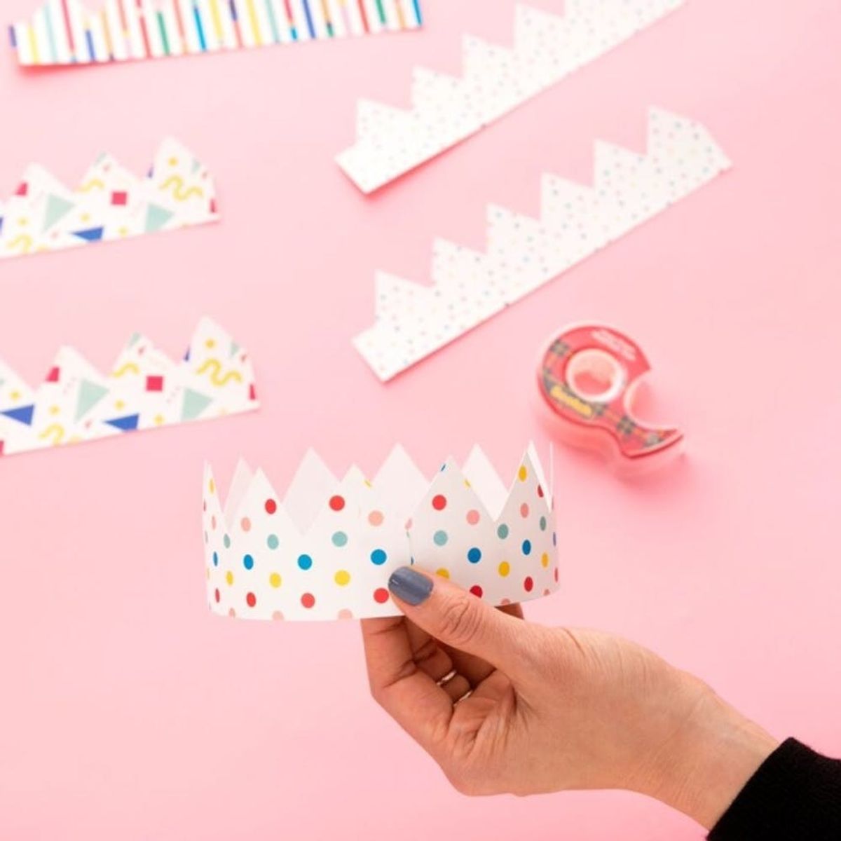 Free Printable Friday: NYE Crowns for Your Whole Squad