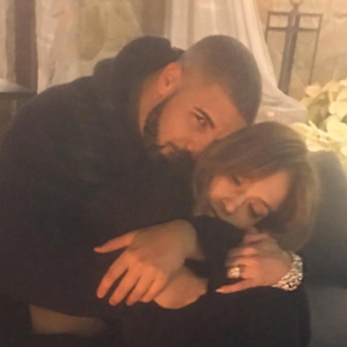Morning Buzz! This Pic of Drake and Jennifer Lopez Getting Cozy Has People Freaking Out + More