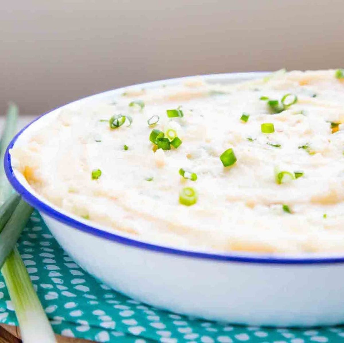 Scallion and Greek Yogurt Slow-Cooker Mashed Potatoes for a Healthy Christmas Side Dish