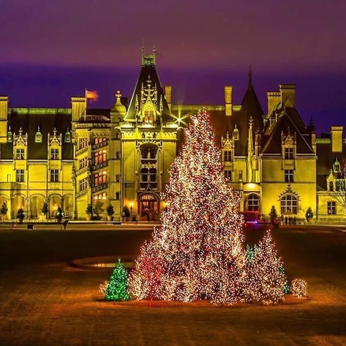 10 US Towns That Take Christmas to Another Level