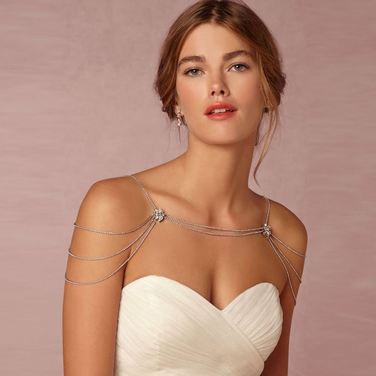 How to Choose the Right Jewelry for Your Wedding Dress