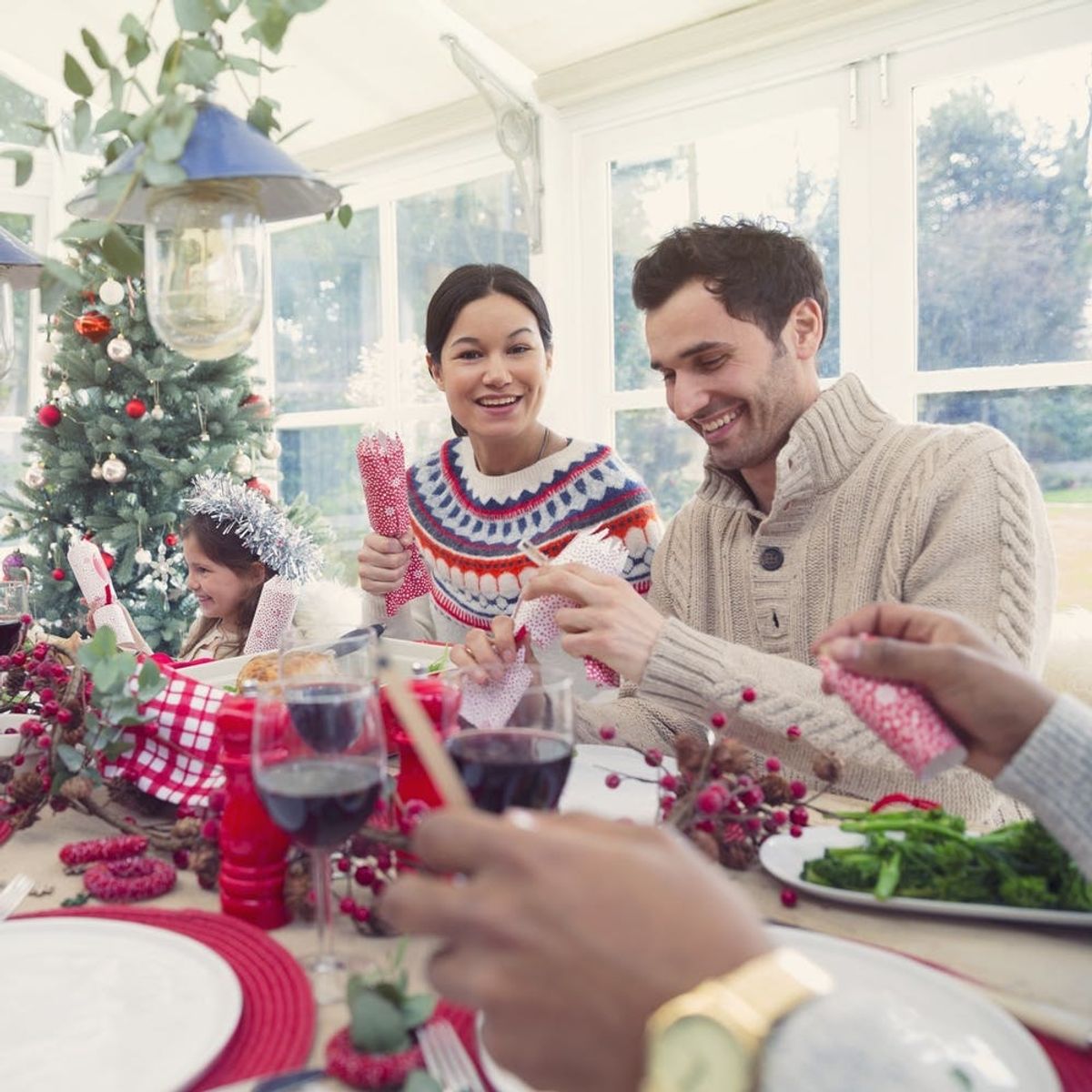 8 Helpful Tips for Visiting Other Families This Holiday Season