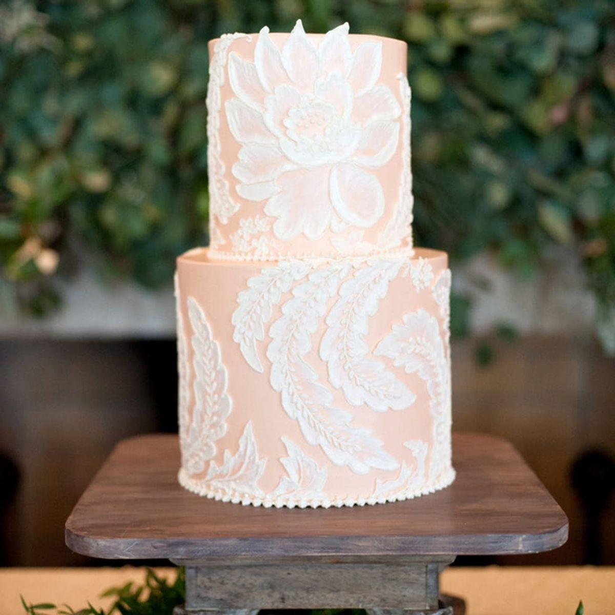 16 Ways to Add a Touch of Lace to Your Classic Wedding